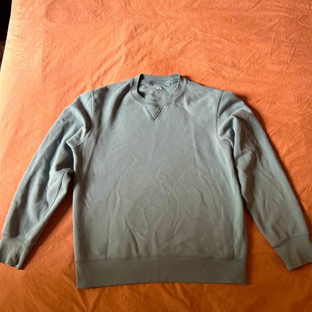 Crew neck sweater, like-new